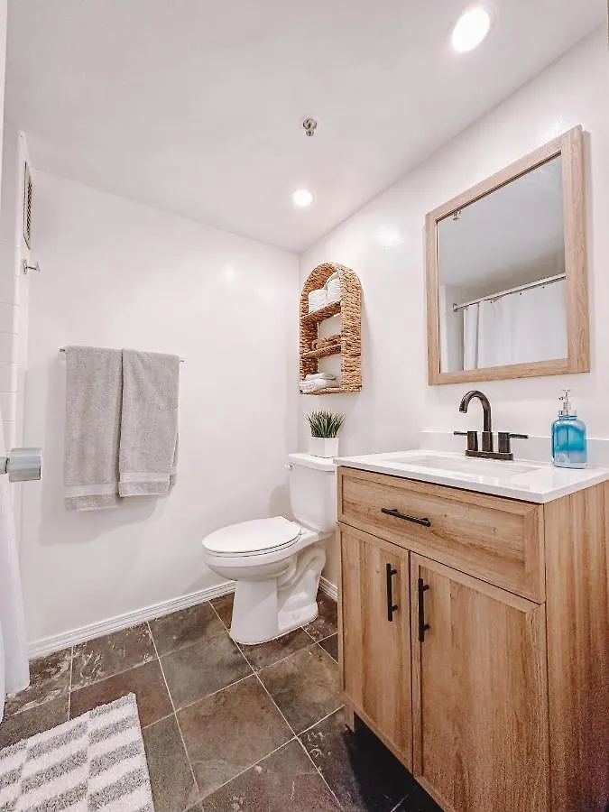 Modern Studio - Heart Of Waikiki With Parking! Apartment Honolulu